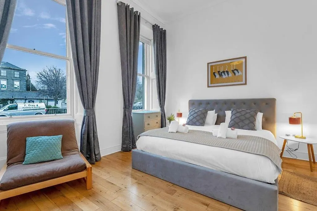Luxury 3 Bed 2 Bath Main Door Apartm At Wardie Bay Edinburgh
