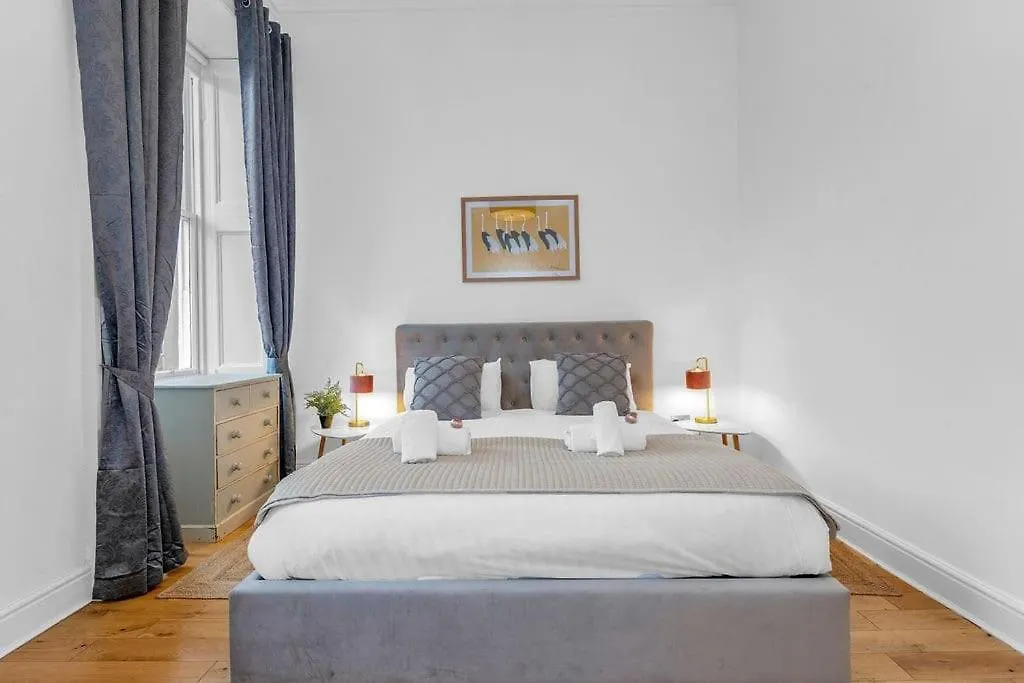 Luxury 3 Bed 2 Bath Main Door Apartm At Wardie Bay Edinburgh Apartment