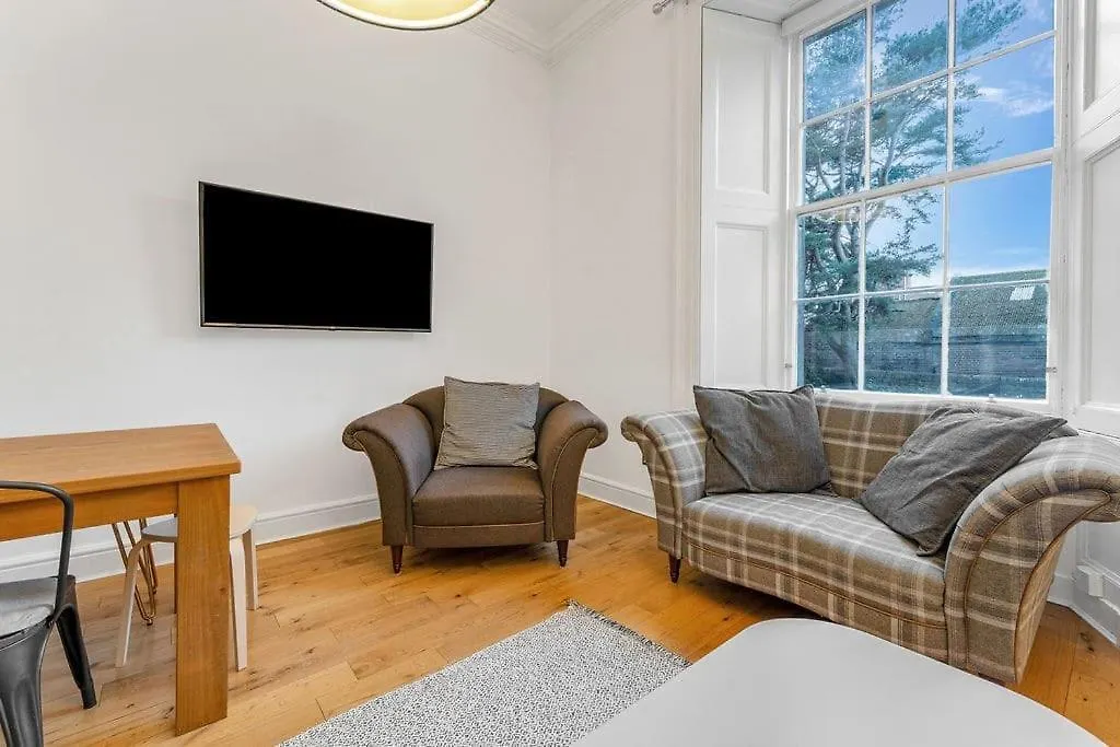 Luxury 3 Bed 2 Bath Main Door Apartm At Wardie Bay Edinburgh
