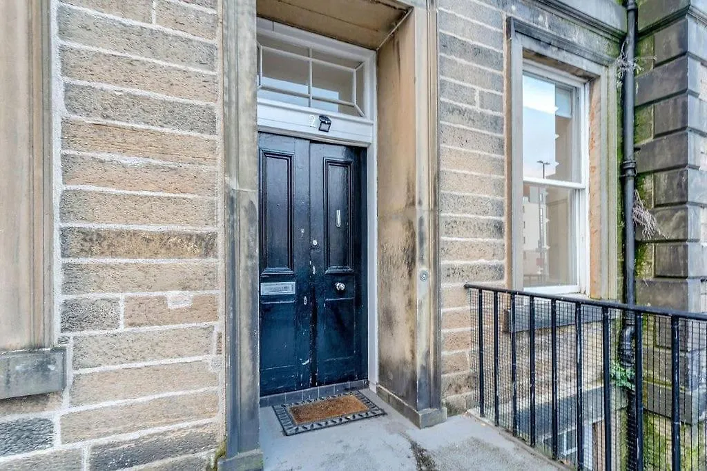 Luxury 3 Bed 2 Bath Main Door Apartm At Wardie Bay Edinburgh United Kingdom