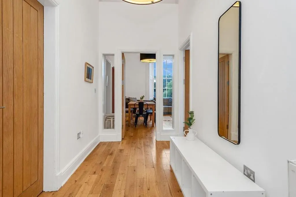 Luxury 3 Bed 2 Bath Main Door Apartm At Wardie Bay Edinburgh
