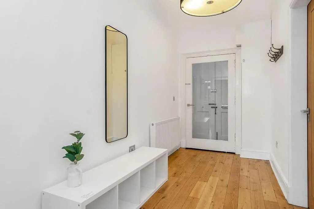 Luxury 3 Bed 2 Bath Main Door Apartm At Wardie Bay Edinburgh 0*,  Velká Británie